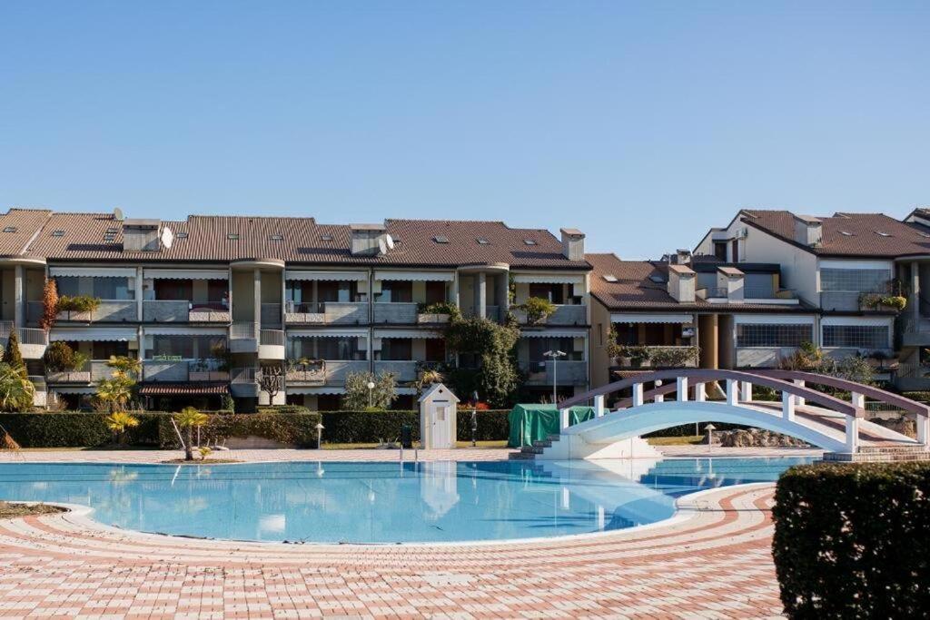 Apartment With Garden And Grill - Green Residence Sirmione Desenzano del Garda Luaran gambar