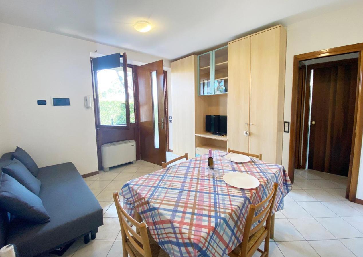 Apartment With Garden And Grill - Green Residence Sirmione Desenzano del Garda Luaran gambar